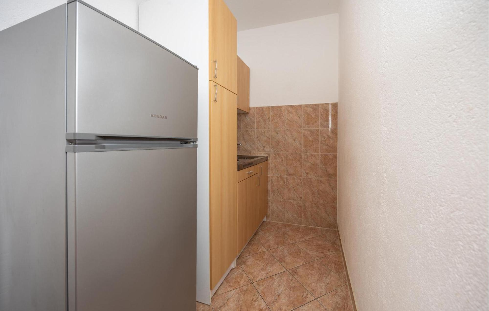 1 Bedroom Awesome Apartment In Lokva Rogoznica Exterior foto
