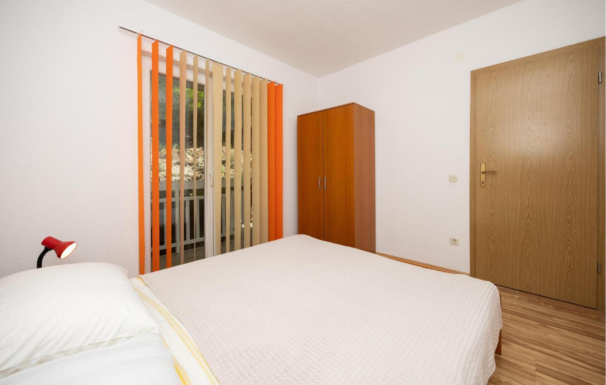 1 Bedroom Awesome Apartment In Lokva Rogoznica Exterior foto
