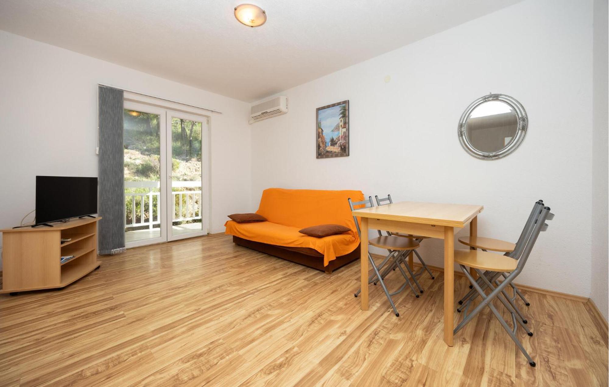 1 Bedroom Awesome Apartment In Lokva Rogoznica Exterior foto