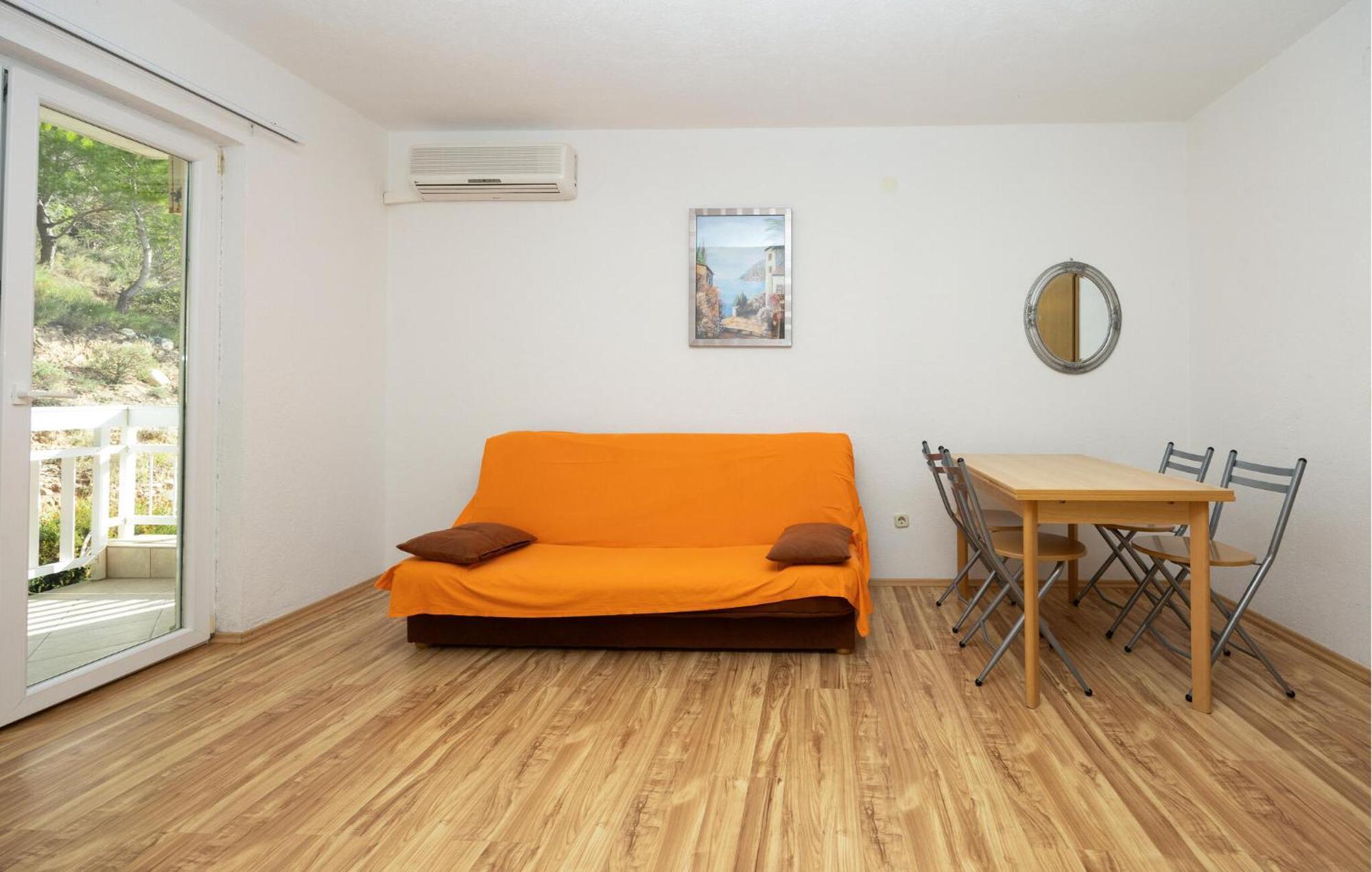 1 Bedroom Awesome Apartment In Lokva Rogoznica Exterior foto