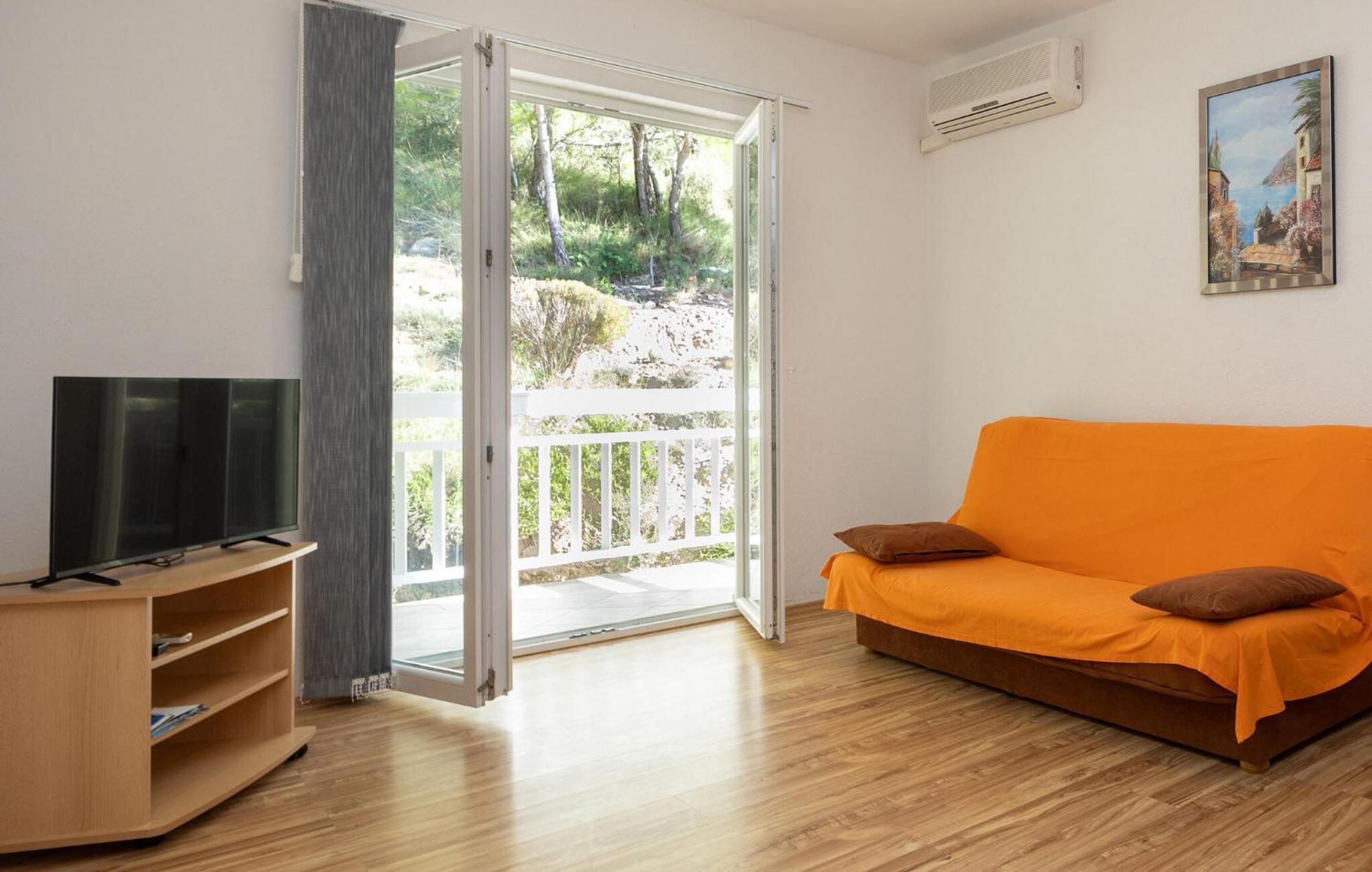 1 Bedroom Awesome Apartment In Lokva Rogoznica Exterior foto